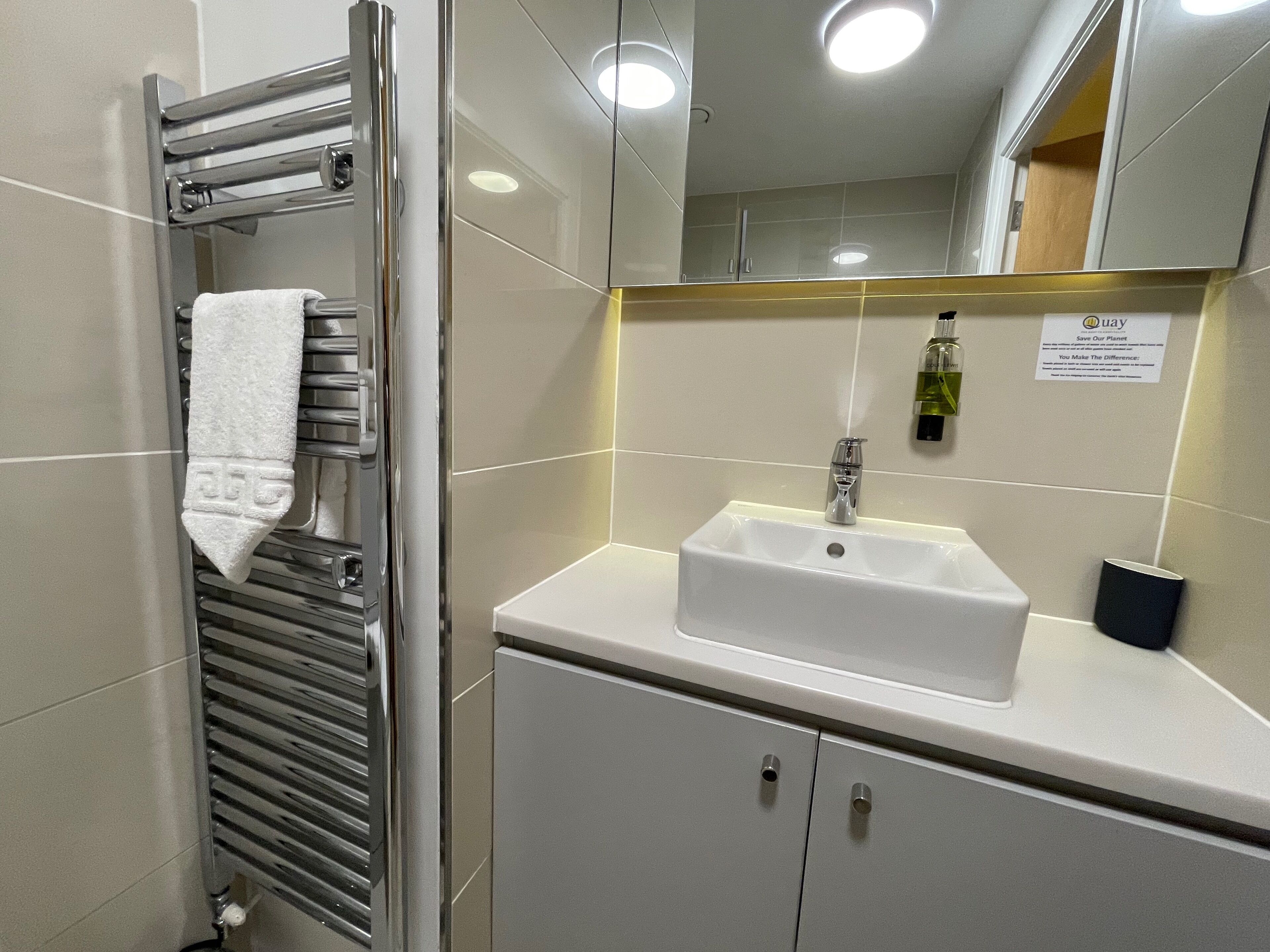 basic apartment, 2 bedrooms, accessible (2new) | bathroom | combined shower/bathtub, free toiletries, hair dryer, towels