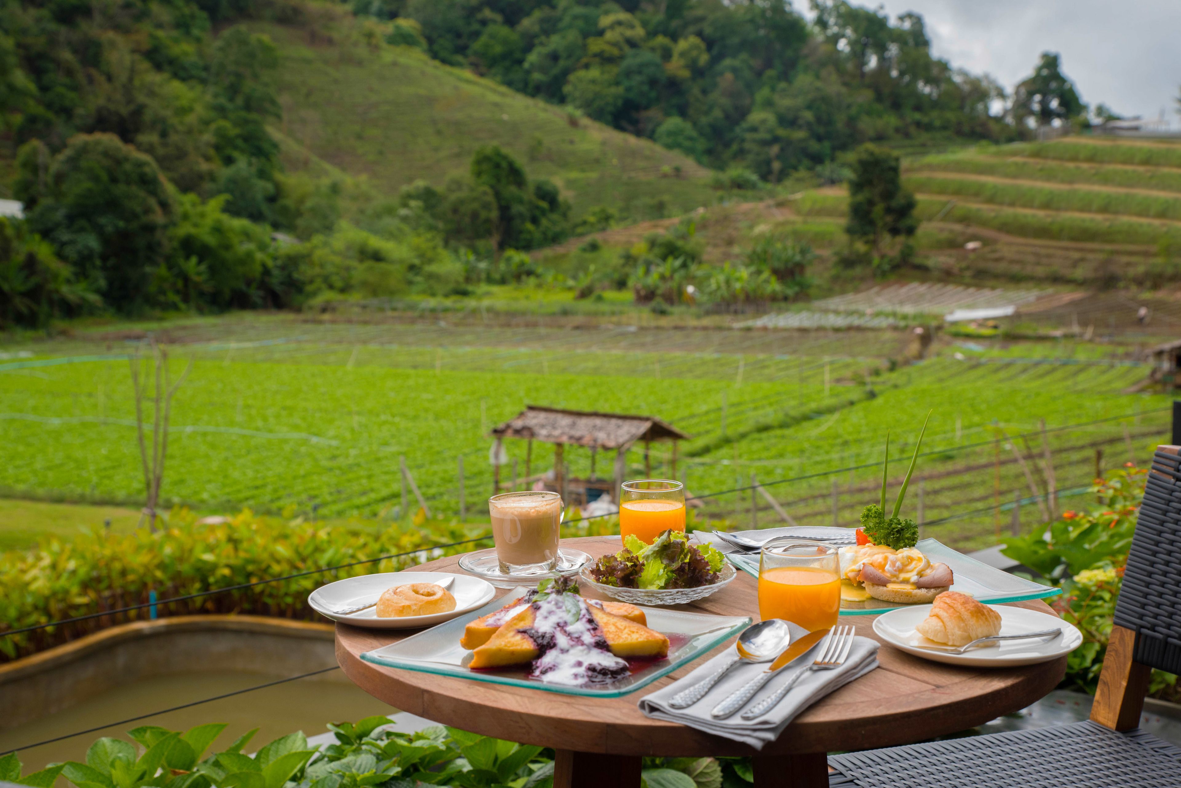 Desayuno buffet (THB 600 por persona) 