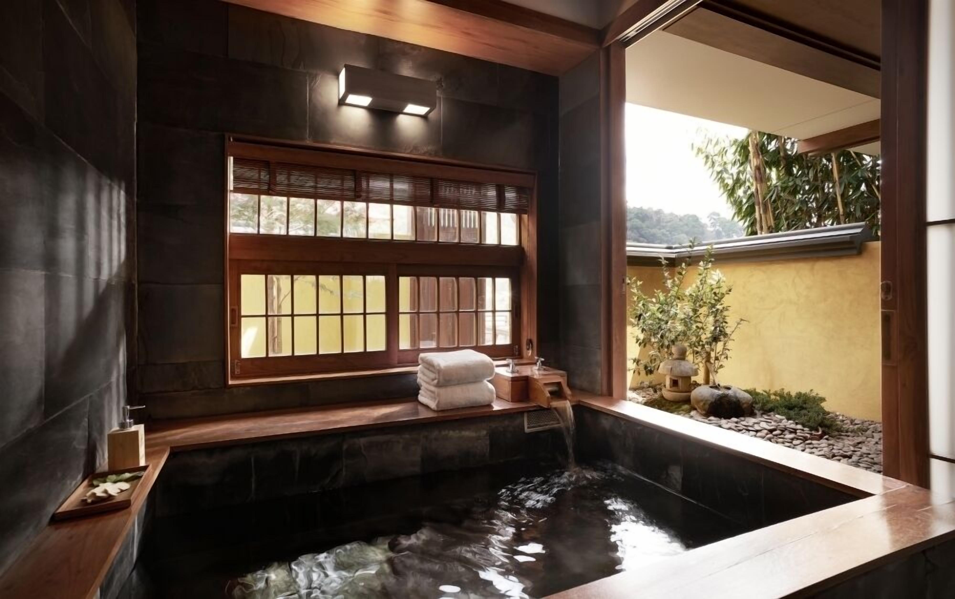 Grand Tatami Onsen Suite | Bộ đồ giường kháng dị ứng, két bảo mật tại phòng, bàn, màn/rèm cản sáng 