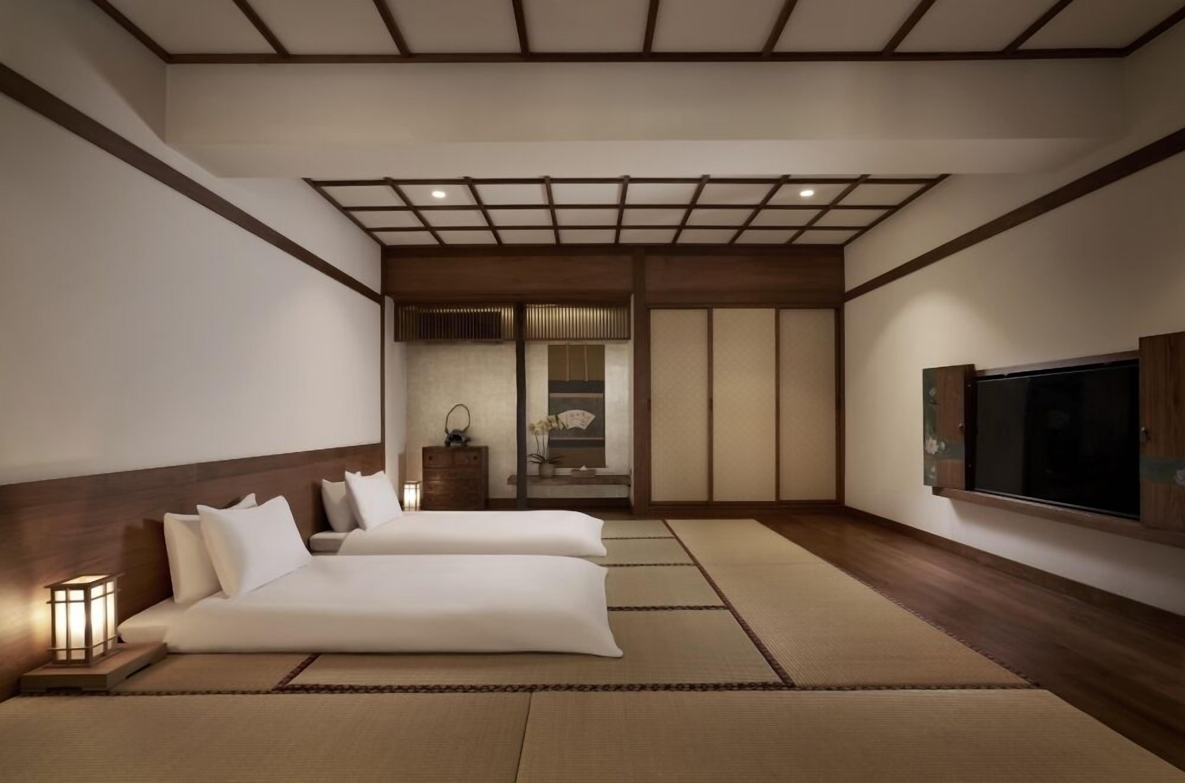 Grand Tatami Onsen Suite | Bộ đồ giường kháng dị ứng, két bảo mật tại phòng, bàn, màn/rèm cản sáng 