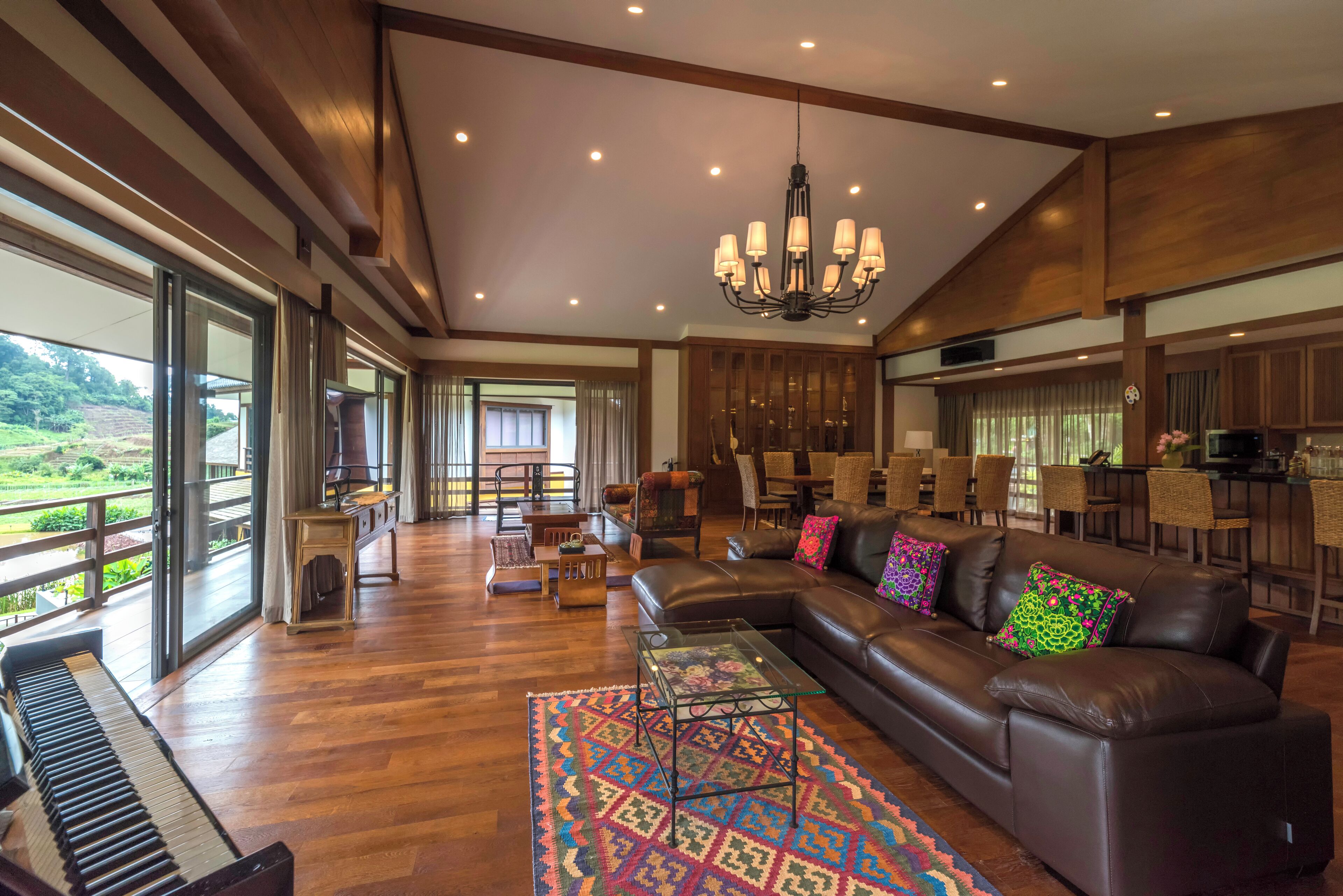 one  bedroom royal residence | living area | 55-inch smart tv with cable channels, tv