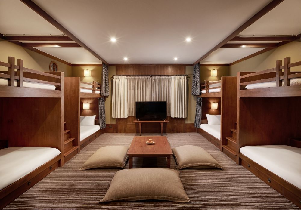 Majestic Family Suite | Bộ đồ giường kháng dị ứng, két bảo mật tại phòng, bàn, màn/rèm cản sáng 