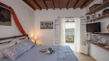 Apartment | 2 bedrooms, desk, soundproofing, iron/ironing board