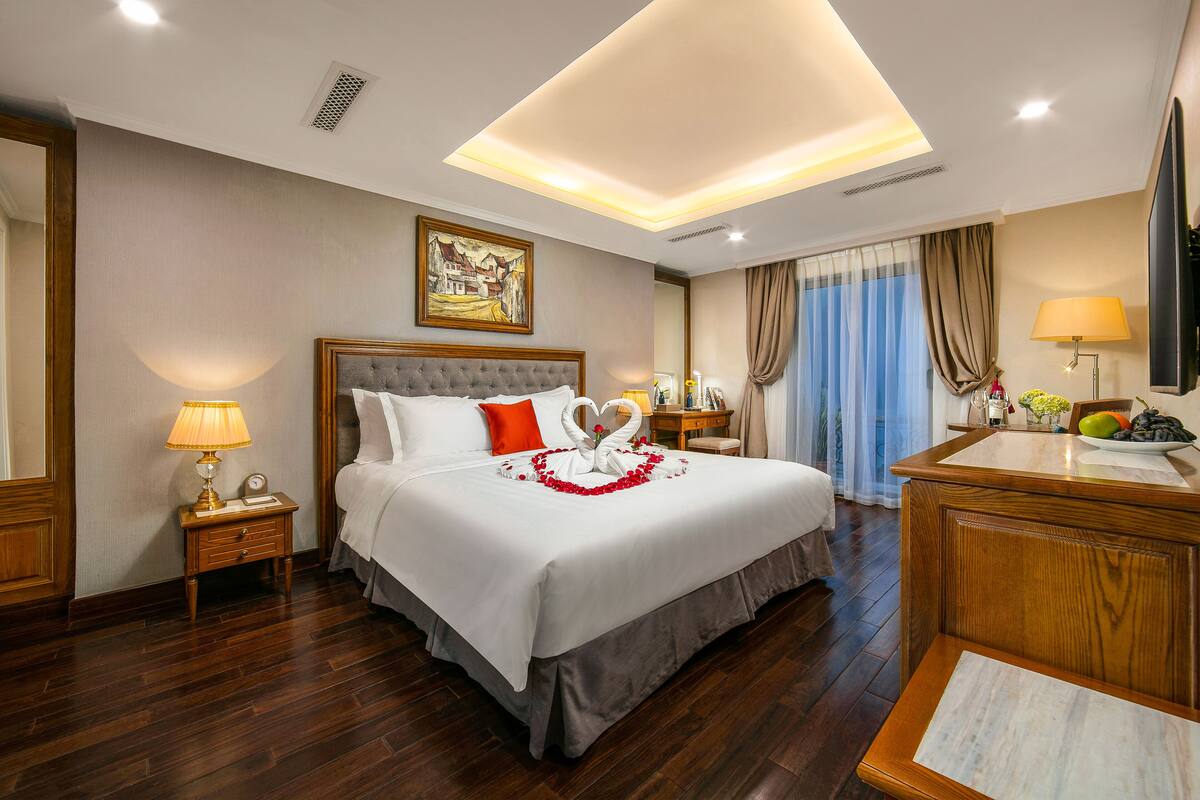 Egyptian cotton sheets, premium bedding, down comforters
