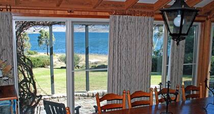 Edzell - Stunning Waterfront Home