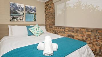 House | 2 bedrooms, iron/ironing board, bed sheets