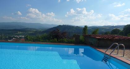 Landhaus mit Pool, in den Hügeln zwischen Florenz und Arezzo