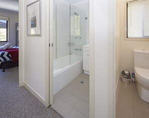 Townhome | Bathroom