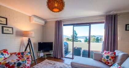 Summit 9 - Modern and stylish newly renovated apartment