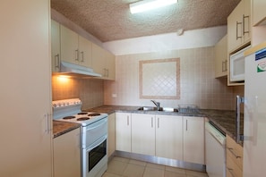 House | Private kitchen | Full-size fridge, microwave, oven, stovetop