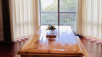 Rumah | Makan di kamar