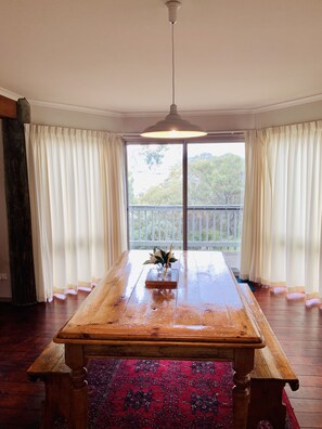 Ferienhaus | Essbereich im Zimmer