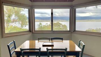 Tempat makan keluarga