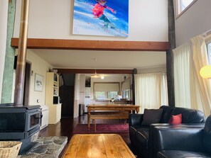 House | Living room | 50-inch flat-screen TV with digital channels, TV, fireplace - Snowgums on the Lake (East Jindabyne)
