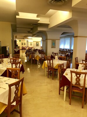Free continental breakfast  - Albatros (CALENZANO)