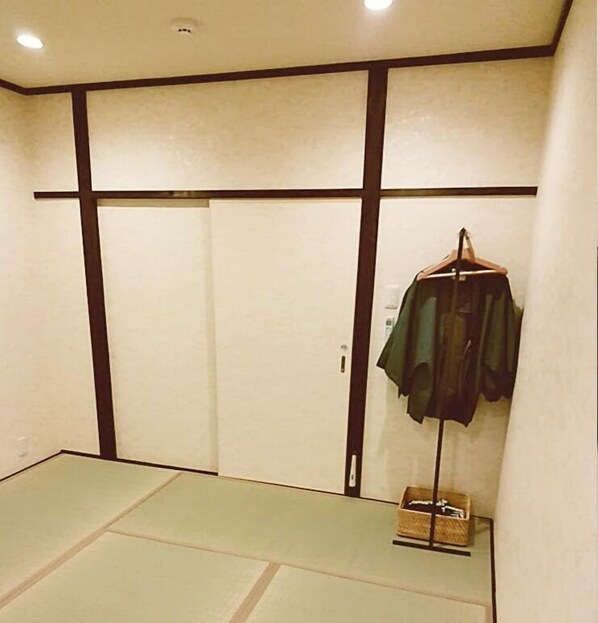 House | Free WiFi, bed sheets