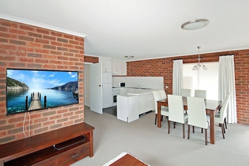 Sponars Onshore Apartment 1 - FREE unlimited WIFI