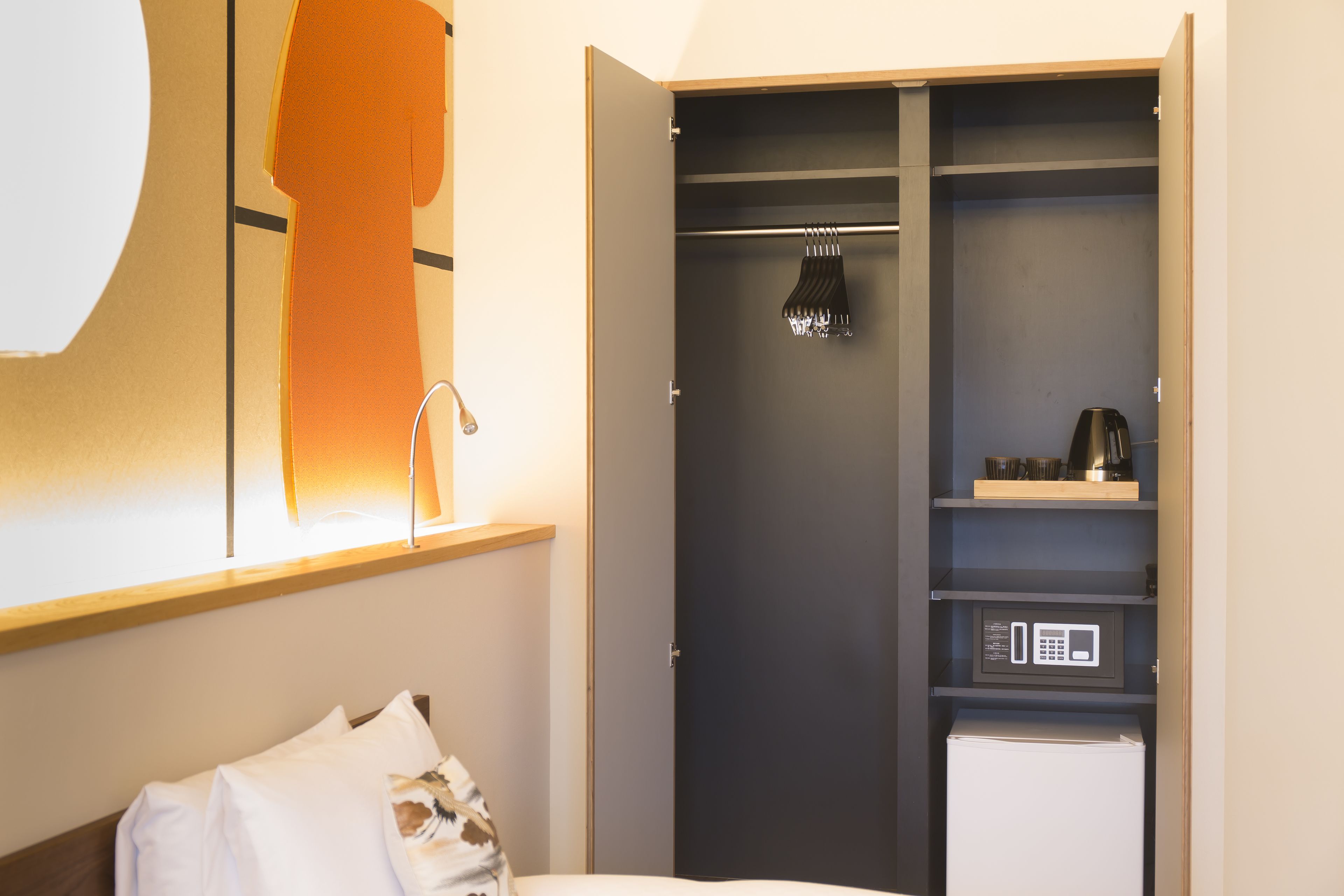 in-room safe, desk, free wifi, bed sheets
