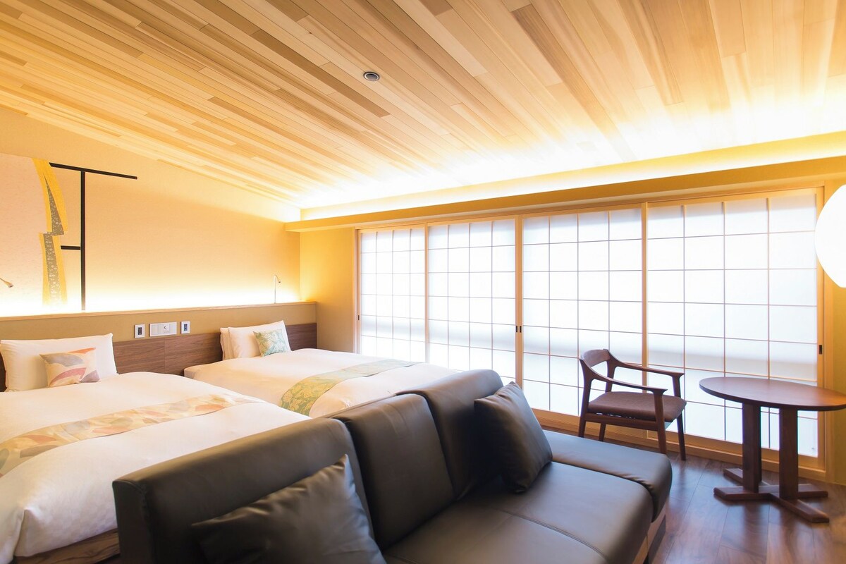 In-room safe, desk, free WiFi, bed sheets