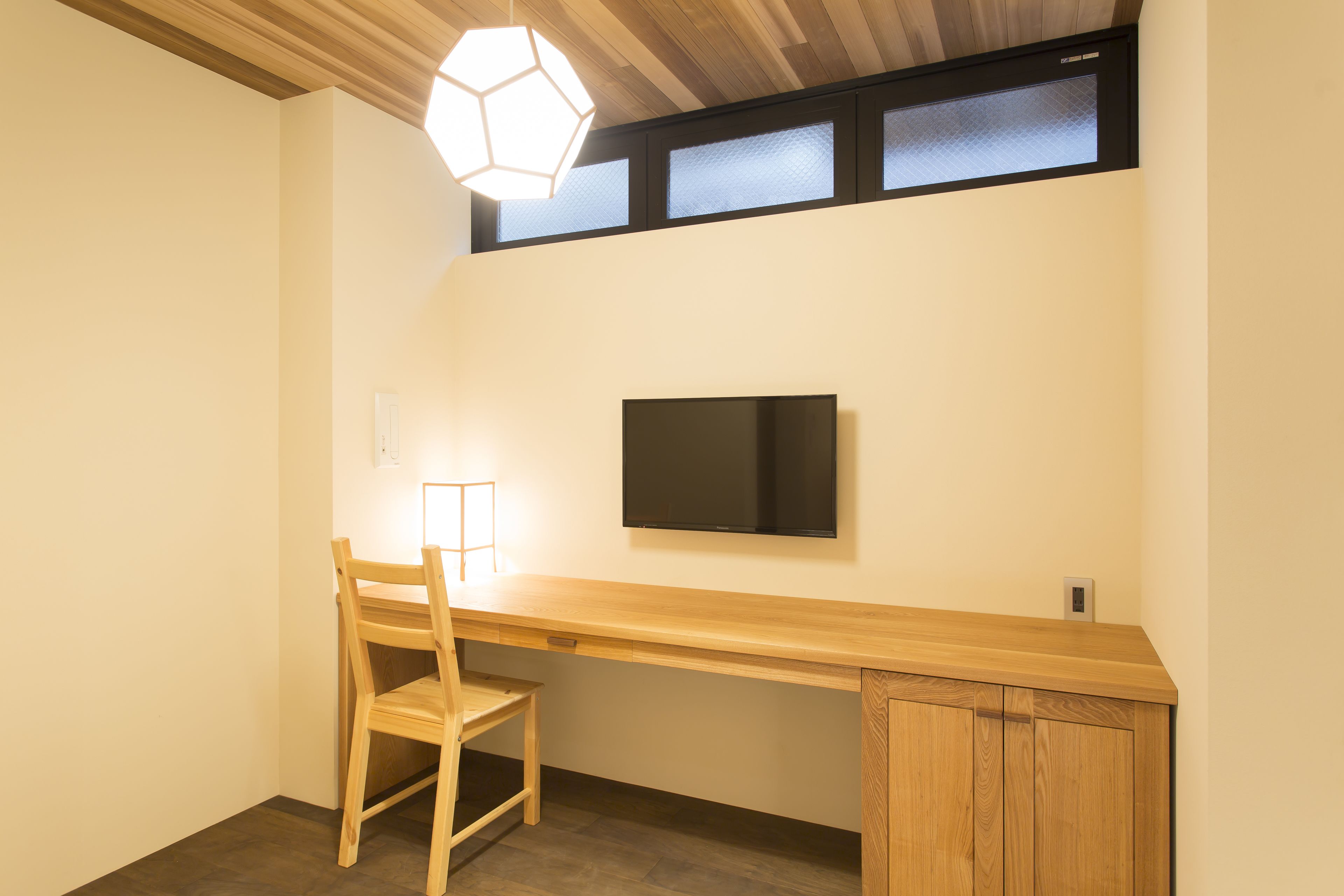 in-room safe, desk, free wifi, bed sheets