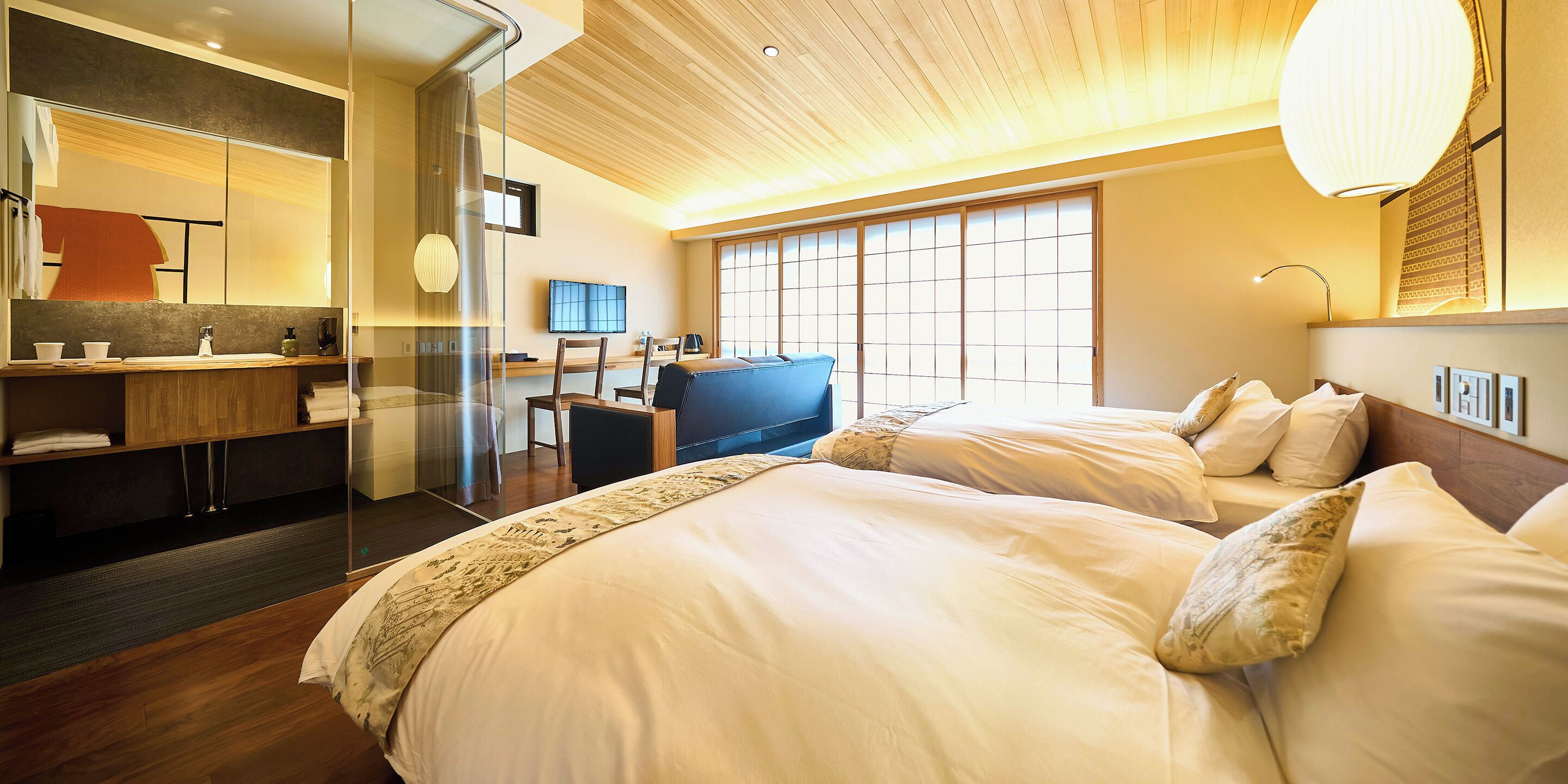 standard twin room | in-room safe, desk, free wifi, bed sheets