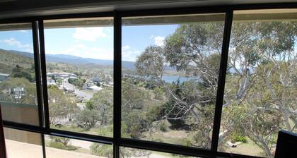 Kirwan Apartment 18 - Large Jindabyne Apartment