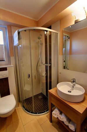 Shower, hair dryer, toilet paper - HAUS BELLEVUE Ground floor (Göhren-Lebbin)