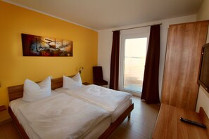 2 Schlafzimmer, Schreibtisch, Verdunkelungsvorhänge, Reisekinderbett