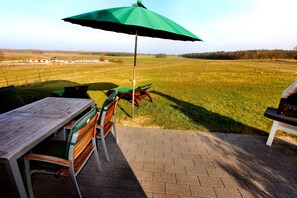 تناول الطعام بالخارج