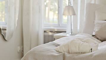 Superior tvÄbÀddsrum | MörklÀggningsgardiner, strykjÀrn/strykbrÀda och extrasÀngar