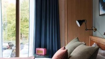 1 quarto, escrivaninha, quartos à prova de som