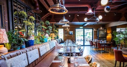 The Royal Foresters, Ascot, Berkshire - Acorn Pubs