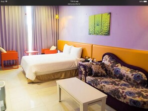 Quarto casal | Escrivaninha, Wi-Fi de cortesia, roupa de cama