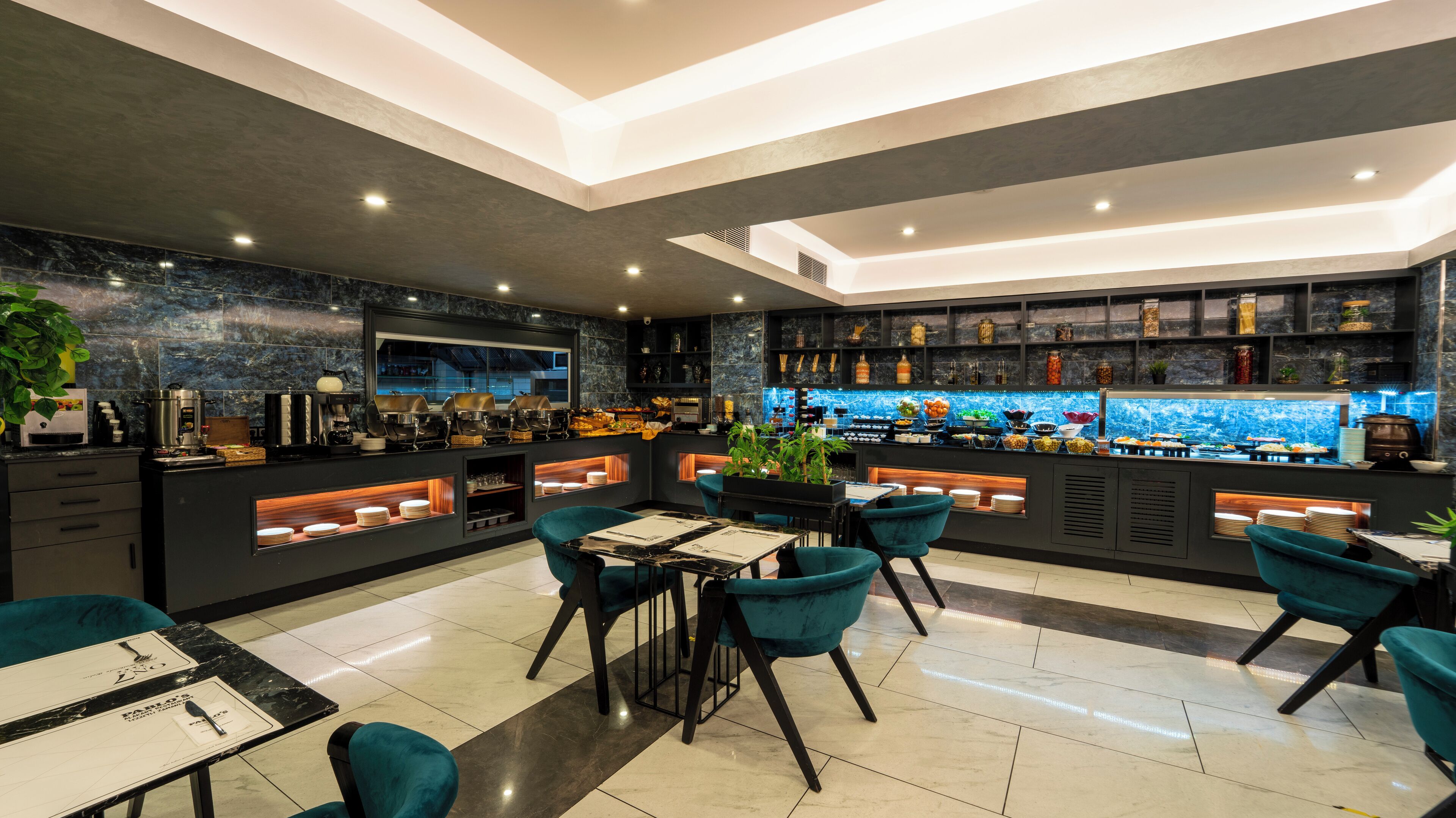 含每日吃到飽早餐