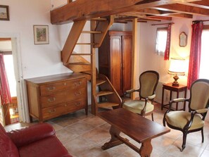 Interior - Medieval Troglodyte Cottage in Loches, Pets Allowed (Loches)
