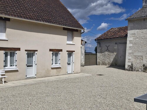 Gîte Tout Inclus avec Jardin, Proche Richelieu, Idéal Familles, Animaux Acceptés