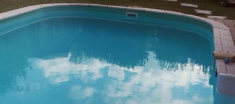 Gîte rural avec piscine privée, vignoble bio, proche d'Azay-le-Rideau, confort et relaxation garantis