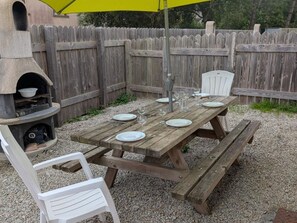 Outdoor dining - Coastal cottage in Omonville-la-Rogue, pets allowed (Omonville-la-Rogue)