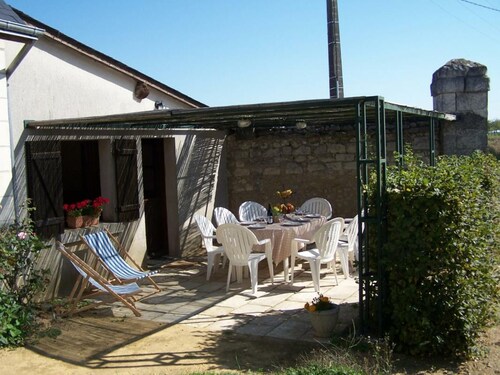 Charming 18th Century Cottage with Pool, Near Loire Castles and Vineyards