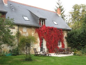 Exterior - Charming cottage in Chinon forest with private garden (Saint-Benoît-la-Forêt)
