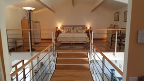 2 slaapkamers, een strijkplank/strijkijzer, gratis wifi, beddengoed