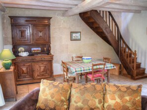 Dining - Cozy 19th-Century Cottage with Riverside Terrace, Near Azay-le-Rideau, Modern Amenities Included (Cheillé)