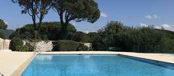 GASSIN / FONT-MOURIER: 1/2-BEDROOM MAZET IN ESTATE WITH POOL AND TENNIS