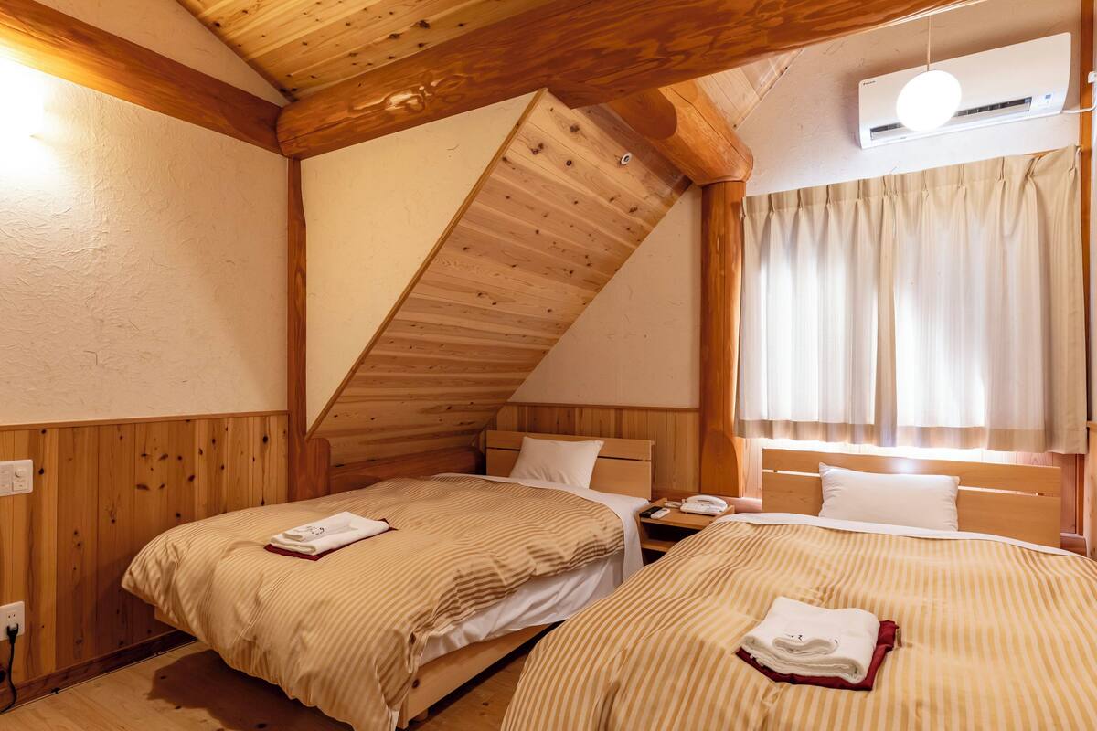 In-room safe, desk, free WiFi, bed sheets