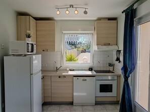 Kühlschrank, Mikrowelle, Geschirrspüler