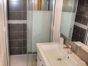 Hair dryer - Charming cottage with shared pool near Tours (Luynes)