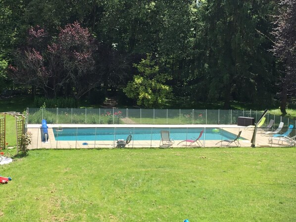 Pool - Charming cottage with shared pool near Tours (Luynes)
