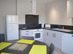 冰箱、微波炉、烤箱、洗碗机