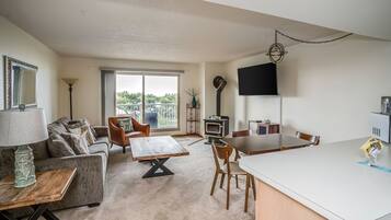 Smart TV, DVD player, offices