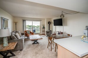 Smart-TV, DVD-Player, Arbeitsbereiche